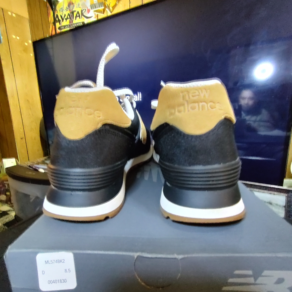 New Balance Black and Tan Classic Sneaker - Picture 4 of 4